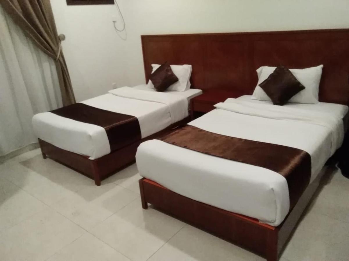 Iwan Alandalusia Al Ajaweed Aparthotel Jeddah Exterior foto